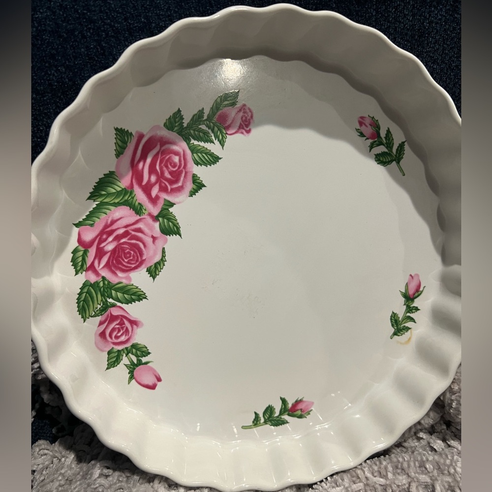 Vintage Christineholm Scalloped Pink Roses‎ Quiche Dish , Tart Pan, Pie Dish